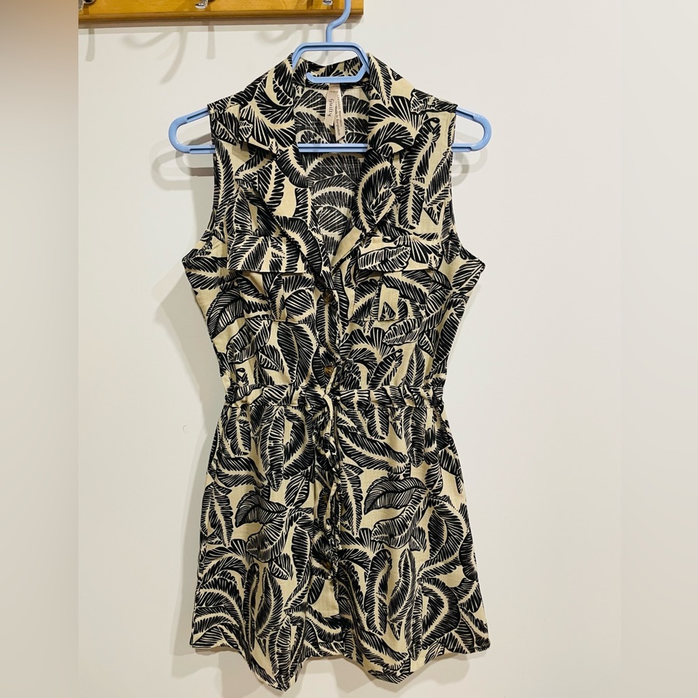 Sleeveless Leaf-Print Mini Dress Romper - Black on Cream
